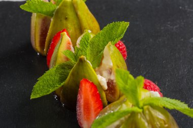 İncir ile Ahududu tatlı görev yaptı,,