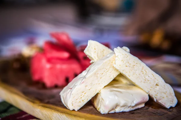 Aperitiv. Brânză de casă și pepene verde — Fotografie, imagine de stoc