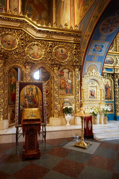Interior del monasterio de cúpula dorada de San Miguel en Kiev, Ucrania . —  Fotos de Stock