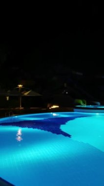 Gece Yüzme Havuzu
