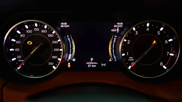 The modern dashboard. The Luxury car interior — 图库照片