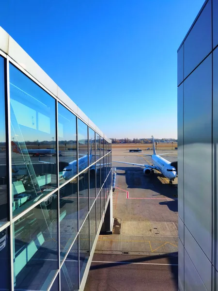 Boryspil, Ukraine - January 31, 2022: Airport panoramic view. Airport apron overview. Aircrafts at the airport gates. Kiev Boryspil International airport. — Stock Photo, Image