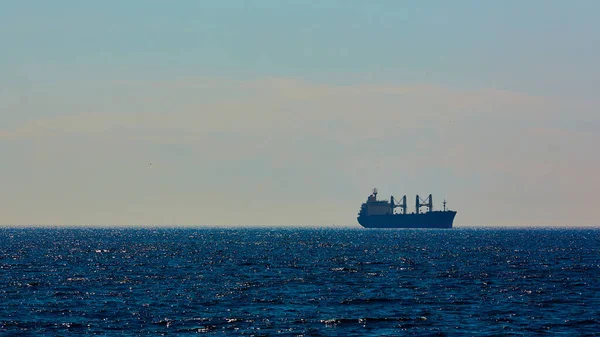 Large cargo ship in in Bosphorus Strait, Istanbul, Turkey — Stock Photo, Image