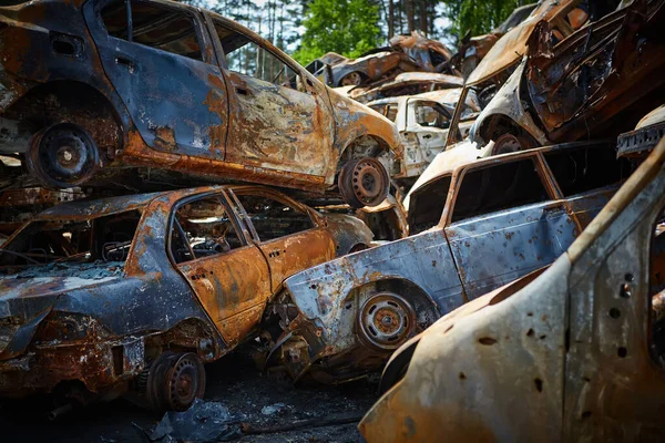 Lot Rusty Burnt Cars Irpen Being Shot Russian Military Russias — Stock Photo, Image