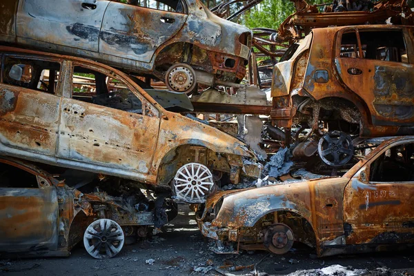 Lot Rusty Burnt Cars Irpen Being Shot Russian Military Russias — Stock Photo, Image