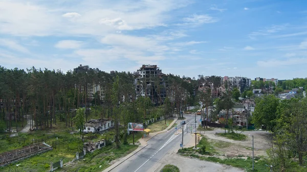 Irpin Kyiv Region Ukraine May 2022 War Ukraine 摧毁了伊尔彭大街上的建筑物 被打破和炮击的窗户 — 图库照片