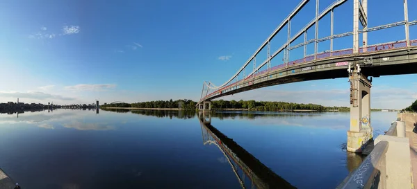 Киев Украина Мая 2022 Года Пейзаж Пешеходного Моста Киеве Летнее — стоковое фото