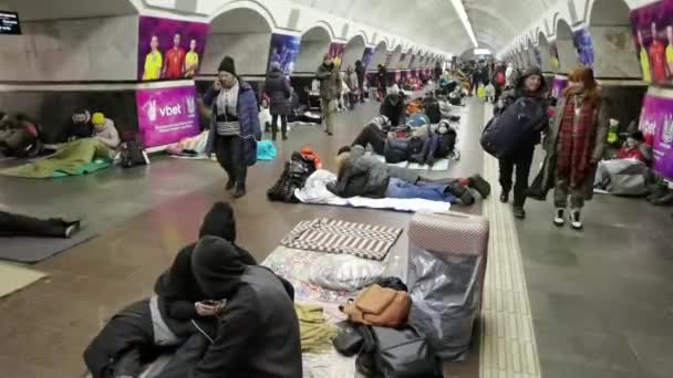 Kyiv Ukrayna Şubat 2022 Rusya Ukrayna Karşı Savaş Metro Istasyonu — Stok video