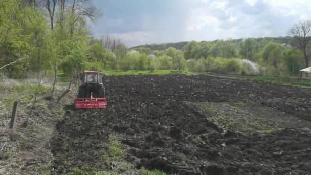 Pohled Farmáře Traktoru Orajícího Půdu Agribusiness Jaře — Stock video