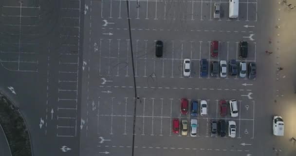 Merkezinin Alışveriş Merkezinin Süpermarketin Hastanenin Insansız Hava Aracı Görüntüsü Arabaları — Stok video