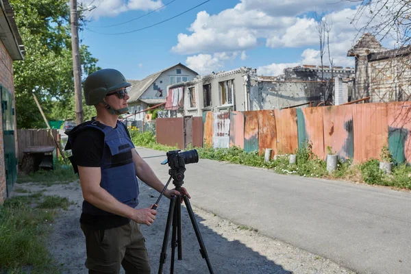 Fotografías Corresponsales Guerra Destruyeron Edificios Después Del Bombardeo Ciudad Chernihiv —  Fotos de Stock