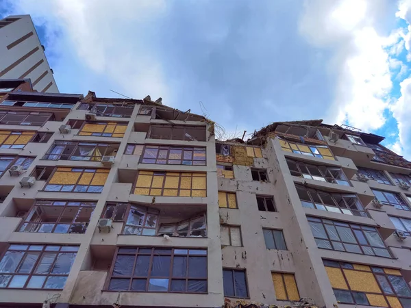 Kyiv Ukraine July 2022 Residential Building Damaged Russuian Rocket Kyiv — ストック写真