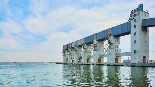 Lastterminal För Lastning Spannmålslast Med Landkranar — Stockfoto