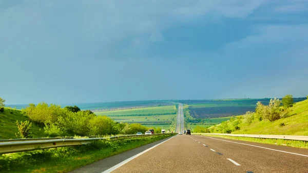 Tráfico Por Carretera Atardecer Antes Tormenta — Foto de Stock