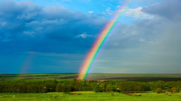 Rainbow Field Thunderstorm — Stock Photo, Image