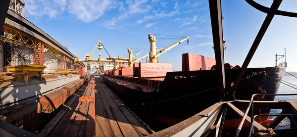 Loading Grain Holds Sea Cargo Vessel Seaport Silos Grain Storage — Stock Photo, Image