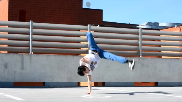 Breakdancer per strada — Video Stock