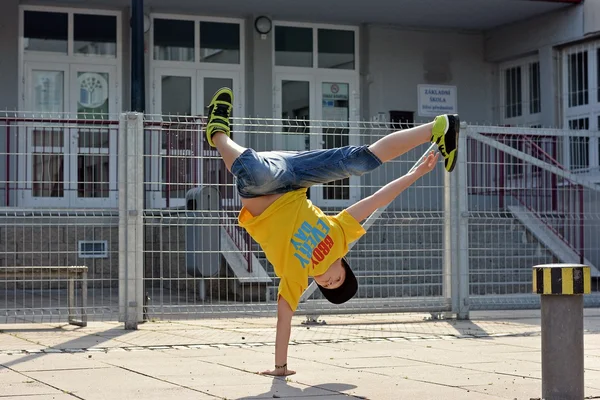 Young boy dancing — Stock Photo, Image