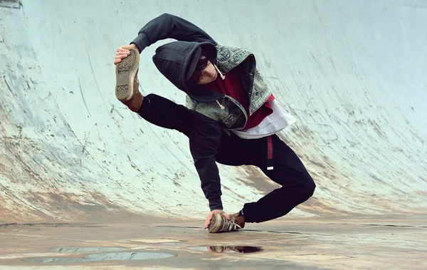 Breakdancer on the street — Stock Photo, Image