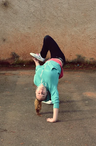 Chica Breakdance —  Fotos de Stock