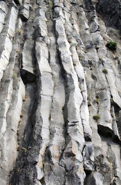 bazaltik pentagonal sütunlar