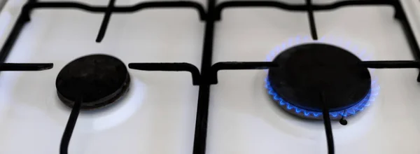 Old Gas Stove Blue Flame Saving Energy Crisis Price Increase — Stockfoto