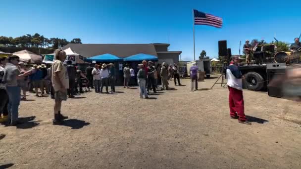 Világ Legnagyobb Lazac Grill Grill Fort Bragg Tömeg Emberek Timelapse — Stock videók