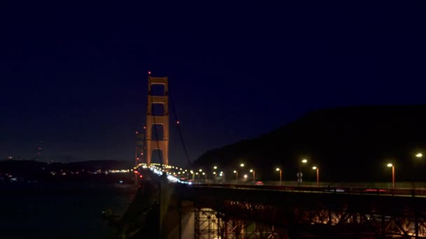 Golden Gate Bridge Nachtverkehr Mit Sutro Tower Timelaspe — Stockvideo