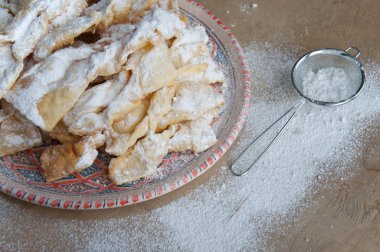 geleneksel Lehçe faworki veya chrust olarak pasta crunch