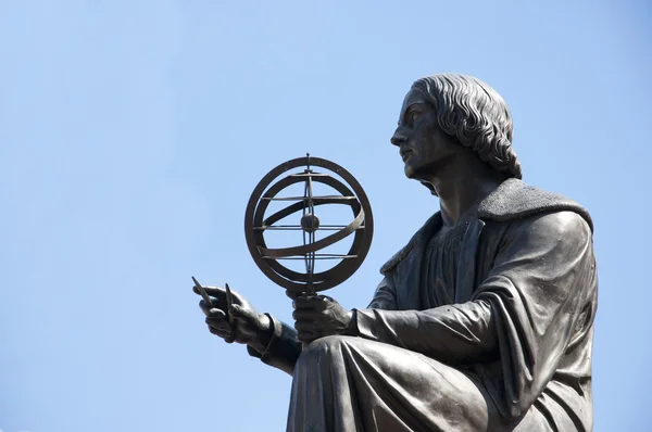 Koperník socha ve Varšavě — Stock fotografie