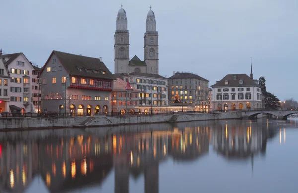 Limmat River Embankment. Zurich, Switzerland — Stock Photo, Image