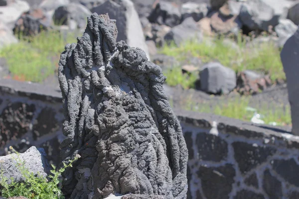 Fragment der erstarrten vulkanischen Lava. Ätna, Sizilien, Italien — Stockfoto