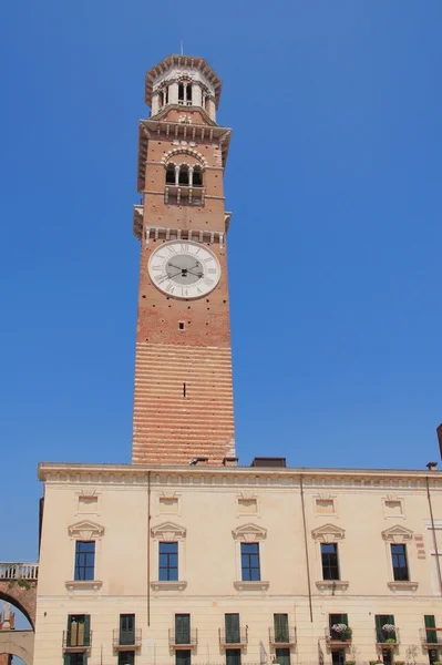 Tower with hours, Lamberti tower on Erbe Square. Verona, Italy — Stock Photo, Image