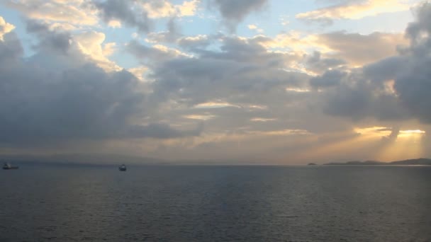 Sonnenaufgang auf dem Meer. Martyrium — Stockvideo