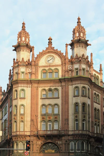 Parisian arcade  (Párizsi udvar) on Ferenciek tere Square. Budapest, Hungary — Zdjęcie stockowe