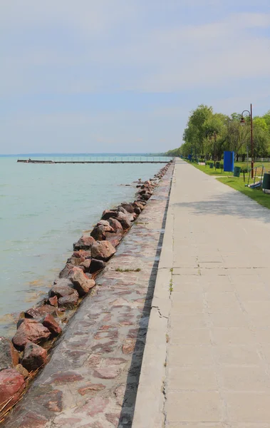 Embankment no Lago Balaton. Shiofok, Hungria — Fotografia de Stock