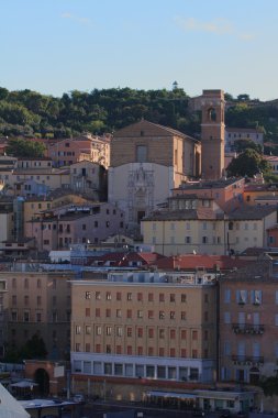 şehir ve francesco ölçek Kilisesi saint. Ancona, İtalya