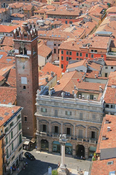Wieża gardello, Pałac maffei. Verona, Włochy — Zdjęcie stockowe