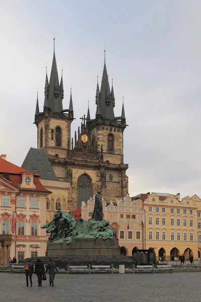 Old Town Square overlooking Tynsky temple. Prague, Czech Republic — Stock Photo, Image