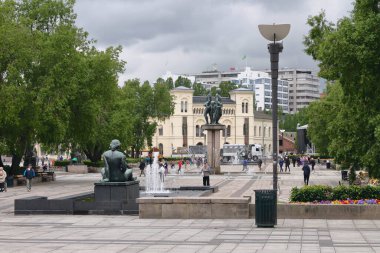 Oslo, Norveç - 15 Haziran 2012: Belediye Meydanı Çeşmeleri (Radhusplassen)