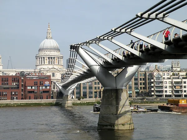 Jahrtausendbrücke. — Stockfoto