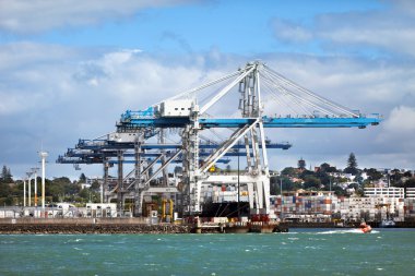 Limanda ağır vinç