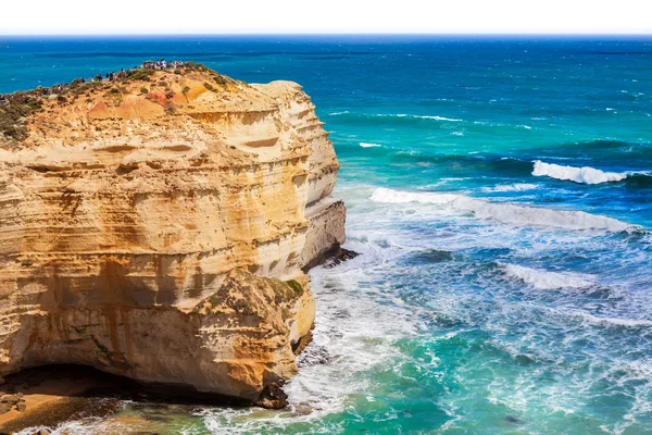 Great Ocean Road y los turistas en un acantilado — Foto de Stock