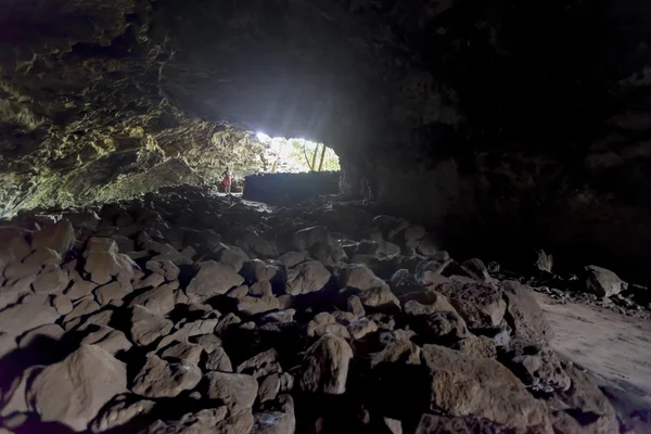 All'interno di una grotta nell'Isola di Pasqua — Foto Stock