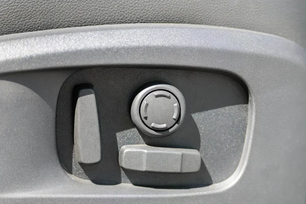 シート位置を調整するためのボタンと車のインテリア — ストック写真
