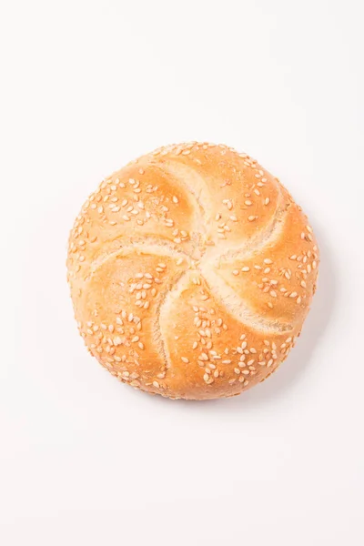 Frisches Brot Mit Samen Auf Weißem Tischgrund Bäckerei Ernährungssicherheitskonzept — Stockfoto