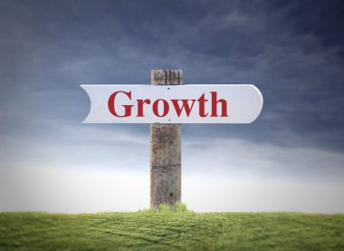 ahşap işareti ile çim