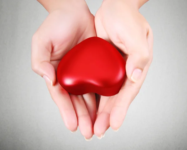 Heart in the hands — Stock Photo, Image