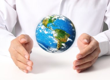 Küre, elinde toprak