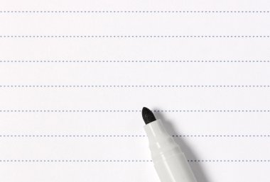 boş kareleri alınmış grafik kağıdına sarı kalem fotoğraf